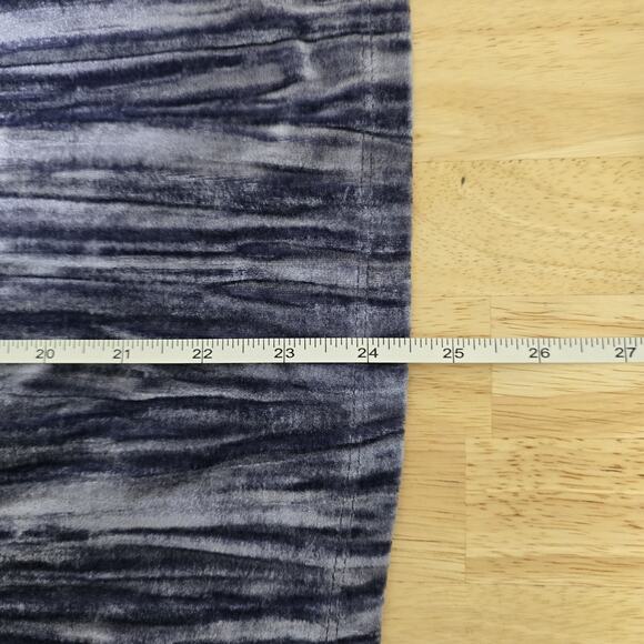 Pilcro Shirt Womens Medium Velvet Mock Neck Short Sleeve Stretch Urban Outfitter - Picture 7 of 10